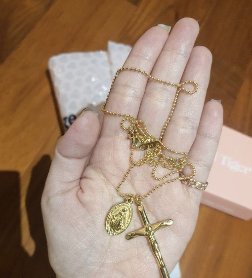 งุ้ยย มีรูปใหม่อัพเดท 🤍
31.12.2025
Happpy new year nakaaa 
#เป๊กผลิตโชค #peckpalitchoke  #fairyxpeckpalit  <a href="/peckpalit/">Peck Palit</a> #palitgallery 
สร้อย ที่ให้ไป
#เฮียใส่ของนุช 💓🙏🏻✨🥰
รักกกกที่สุดด 
Cr P Jenny