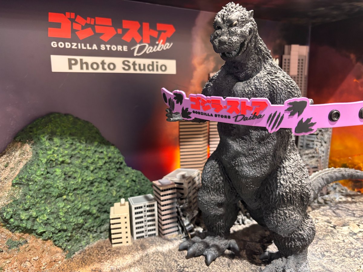 お台場 ゴジラストア限定 鎮座獣 ゴジラ・ストア ゴジラ メカゴジラ セット 限定カラーのゴジラやメカゴジラのフィギュア「鎮座獣」がゲットできる