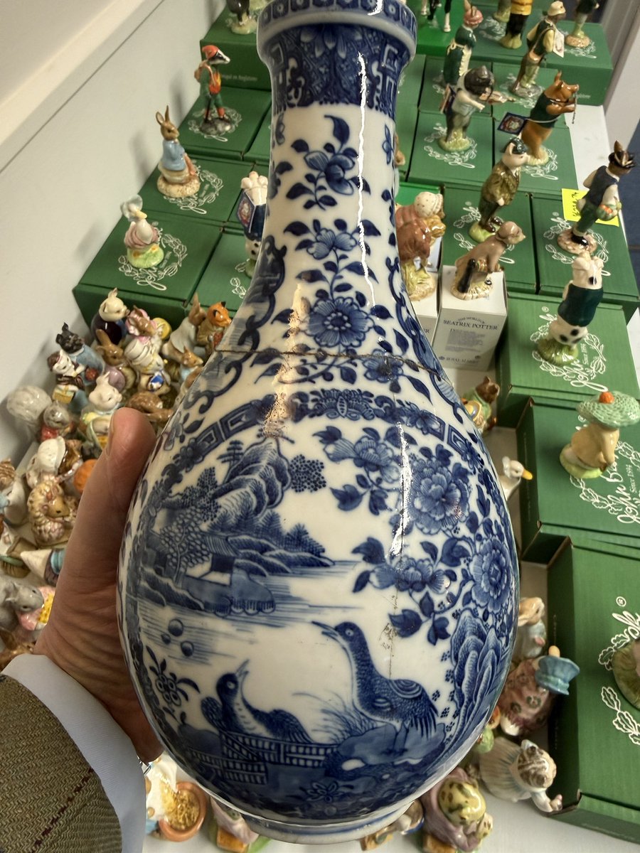 This has travelled around d the world and been through a couple of world wars.
18th century Chinese vase in our next Asian Art Auction.
Further entries invited, just email rb@charterhouse-auction.com