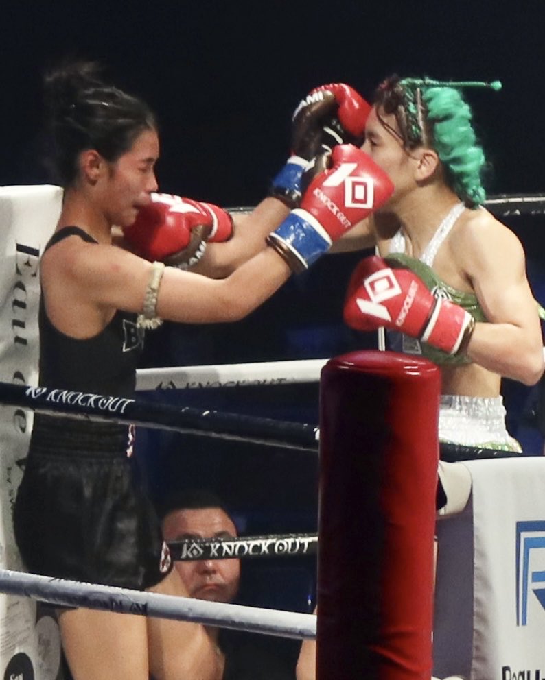 2025.12.30／代々木第二体育館
#ぱんちゃん璃奈 選手（0-3）サネーガーム選手
引退を示唆してから、残り半年。2026年、困難を乗り越えて思う存分、選手生活を完全燃焼して欲しいです！🔥
#KOCLIMAX2025 
#キックボクシング