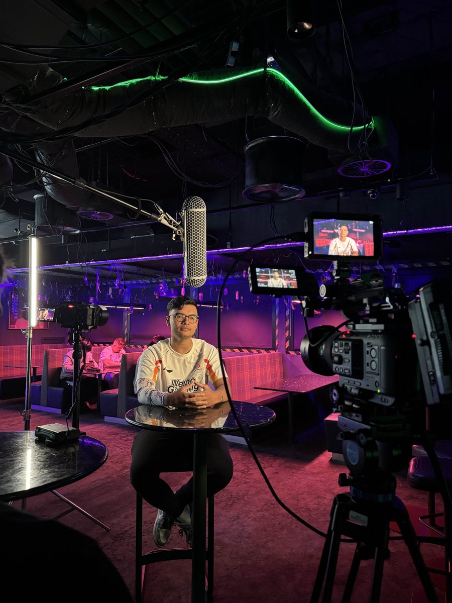 REKTgn's tweet photo. December Highlights - @eBay LIVE at @OzComicCon, @Rainbow6Game 10th Birthday Shoot, @R6esportsASIA APL Regional Finals Media at @FortressSydney,  @wizards_magic #SummerofMagic LIVE show in studio and #TheGauntlet Grand Final!😤 https://t.co/DPjzDLOtcN