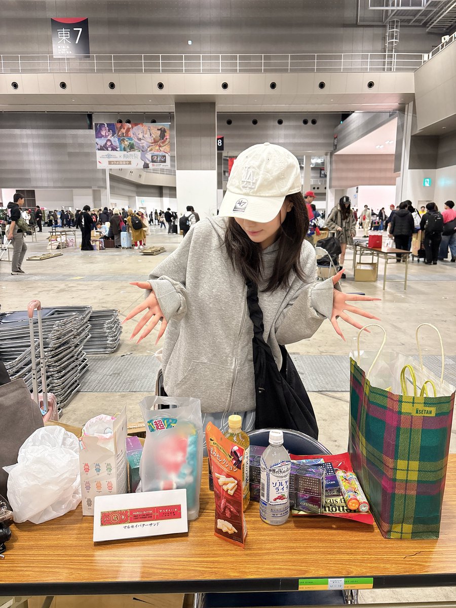 惣流みゅぅらんぐれー🤍🥛@C107 冬コミケ 2日目 東U12a 新刊頒布