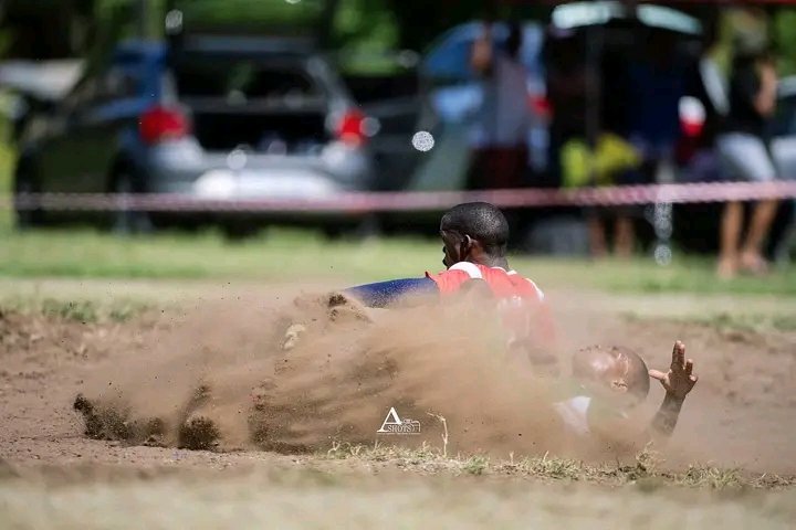 BillzDaOriginal's tweet image. Even VAR cannot spot the foul here.😂😂😂