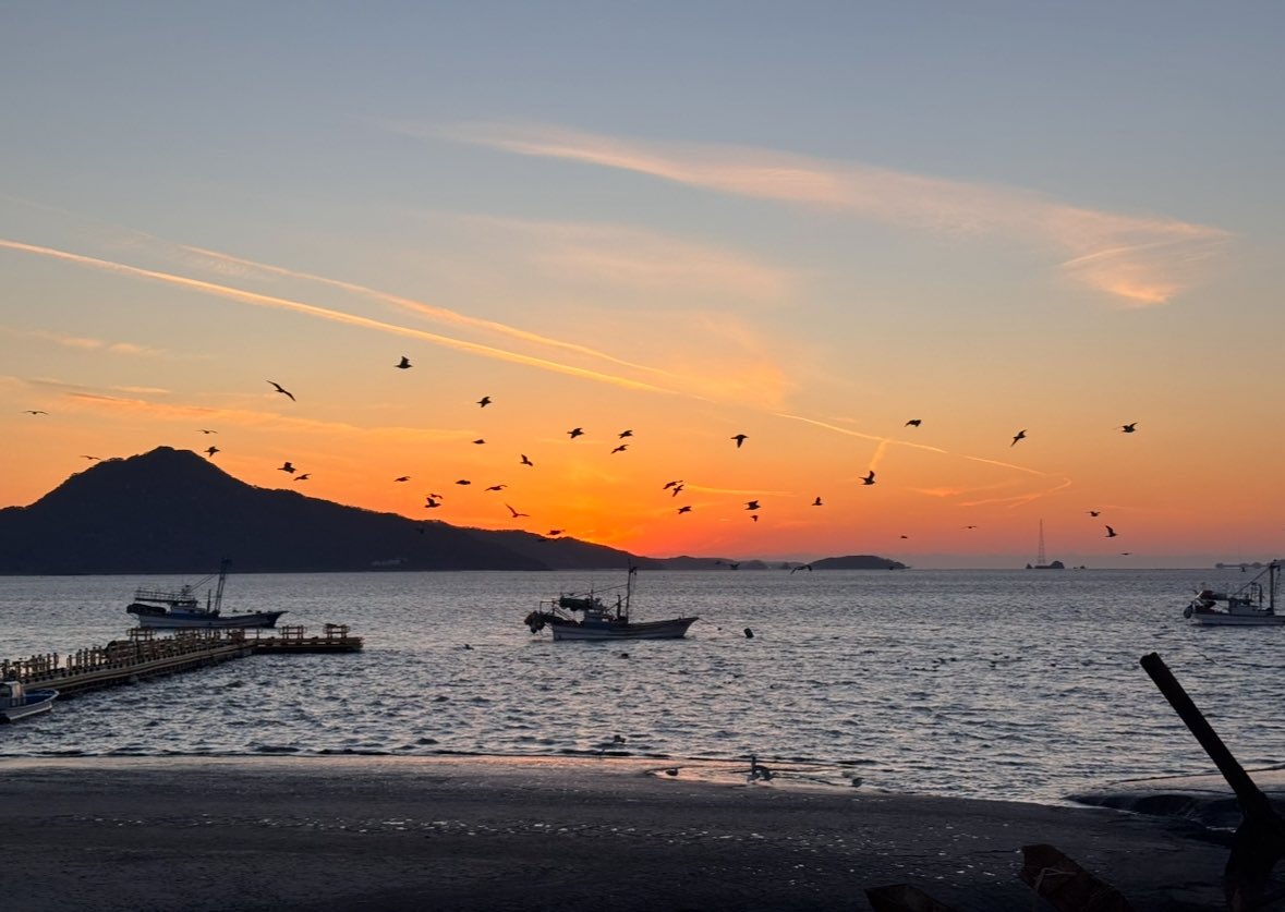내년엔 아저씨들이 더 많이 행복하면 좋겟어🙏🏻🤍
