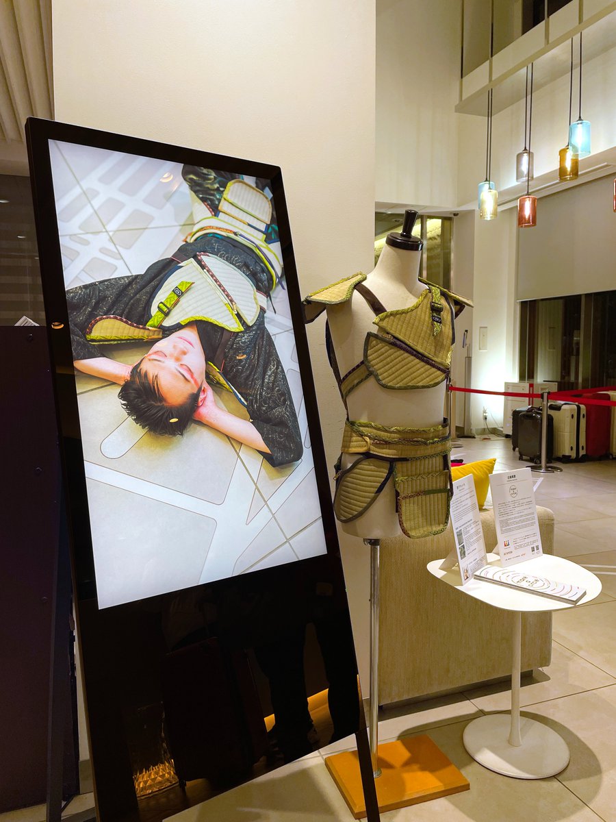 「つなぐはぐくむツーリズム 2025」ホテルJALシティ羽田ウェストウィングに足を運んで下さった方、企画スタッフの方、素敵な素材を提供下さった柳井畳店の柳井さん、ありがとうございました。
撮影はモデルのJEASUN（U&amp;pia）さんとヘア・カメラの友人に支えられ、楽しかったです。大晦日に展示終了🙏！