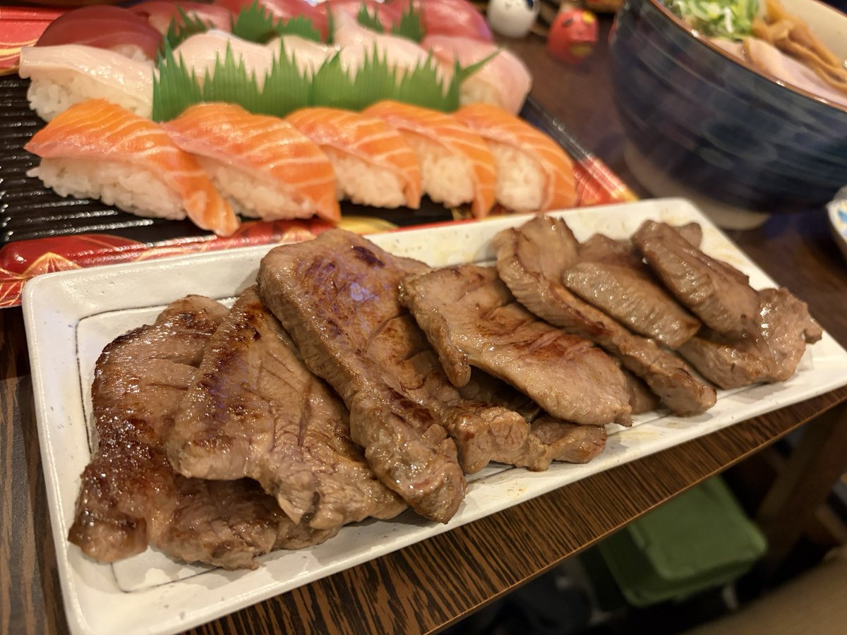 にんにん tweet media