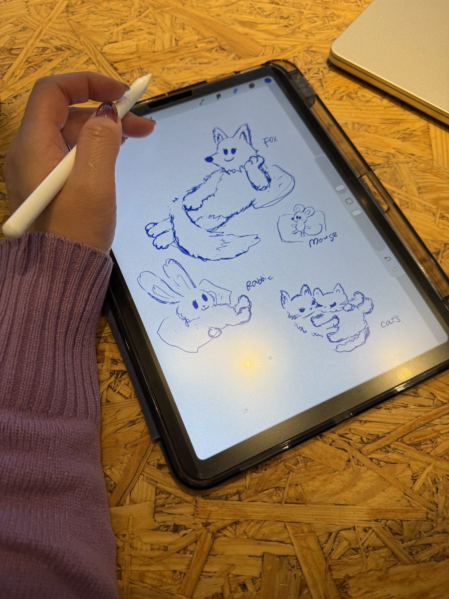 ipadfun_'s tweet photo. 今年は毎日描くことを意識して過ごしてきた✒️

朝オフィス行く前に、カフェに寄って描くのを習慣にしたりして。出張の朝早過ぎるときは無理だったりしたけど。

描いた枚数は353枚。

いろんな子たちが生まれた🩷💙 https://t.co/Q5gHU973kS