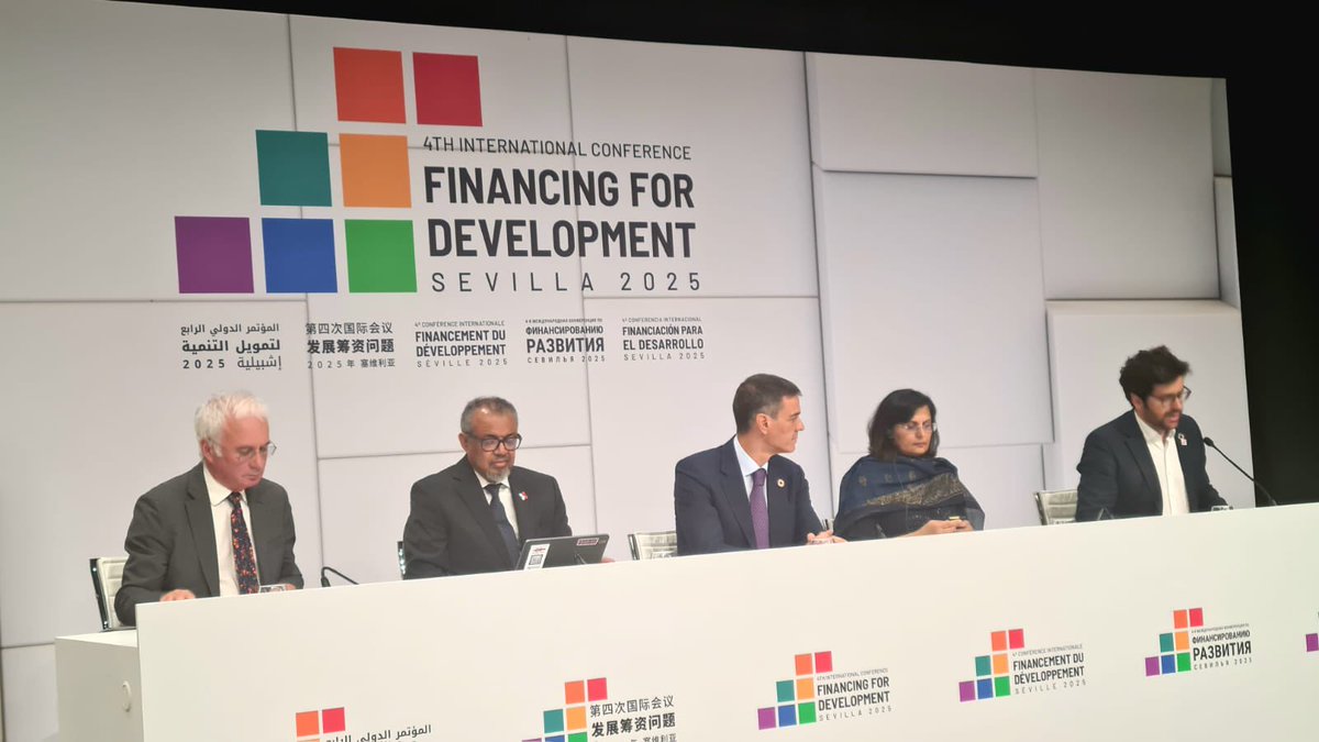 anton_leis's tweet photo. 2️⃣0️⃣2️⃣5️⃣ha sido un año de grandes éxitos para @AECID_es en un mundo lleno de desafíos.

En2️⃣0️⃣2️⃣6️⃣vamos a:

CONSTRUIR nuevas alianzas para responder a crisis globales 

CONTAR mejor lo que hacemos con más datos, impacto, transparencia

DESPLEGAR la reforma #AECID @CooperacionESP https://t.co/3b0fmnVTw6