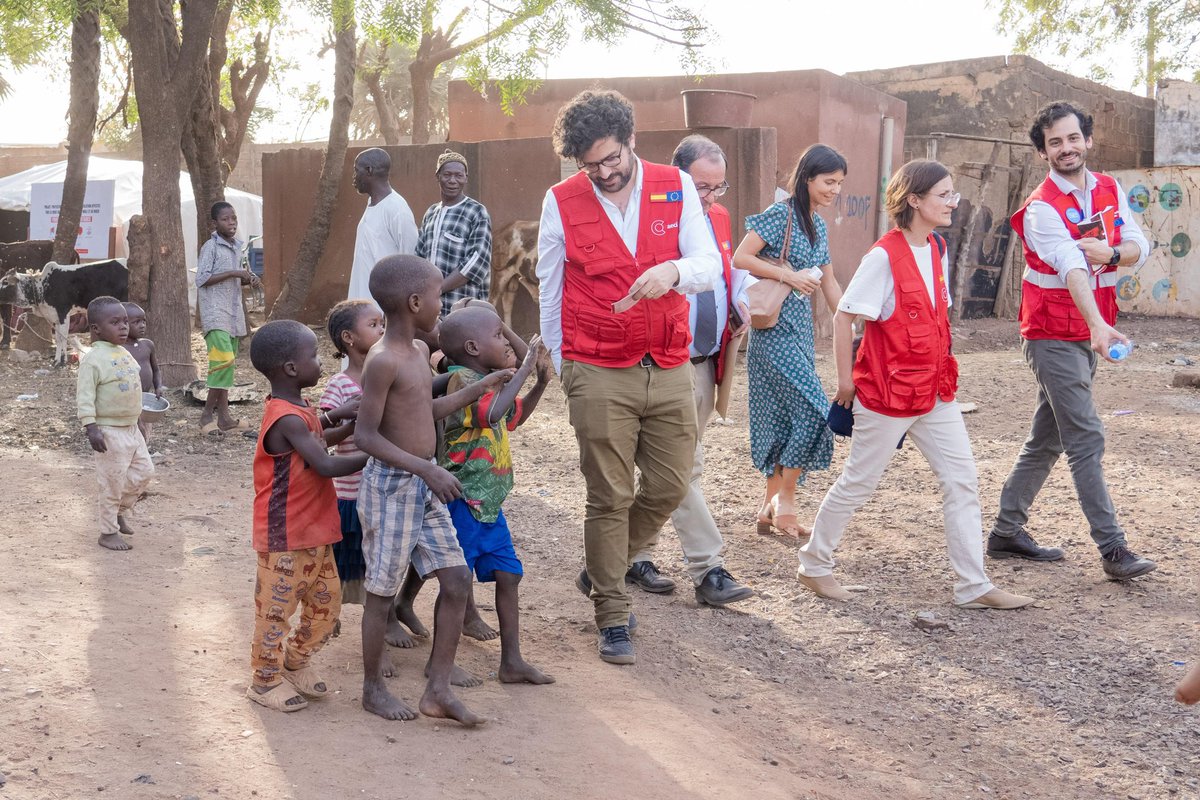 2️⃣0️⃣2️⃣5️⃣ha sido un año de grandes éxitos para <a href="/AECID_es/">AECID</a> en un mundo lleno de desafíos.

En2️⃣0️⃣2️⃣6️⃣vamos a:

CONSTRUIR nuevas alianzas para responder a crisis globales 

CONTAR mejor lo que hacemos con más datos, impacto, transparencia

DESPLEGAR la reforma #AECID <a href="/CooperacionESP/">Cooperación Española</a>