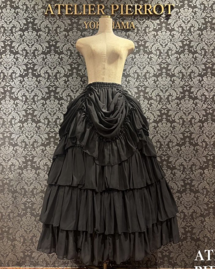 ✨再入荷情報✨ 【ATELIER PIERROT】 バッスルスカート ロング カラー