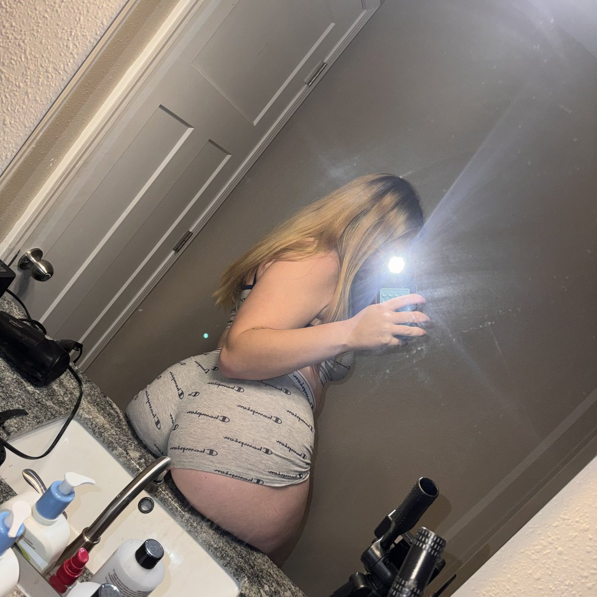 yeeitz_savy's tweet photo. 25% OFF 👉 https://t.co/OsuDZovuor 👈 https://t.co/SLKVSwgBst