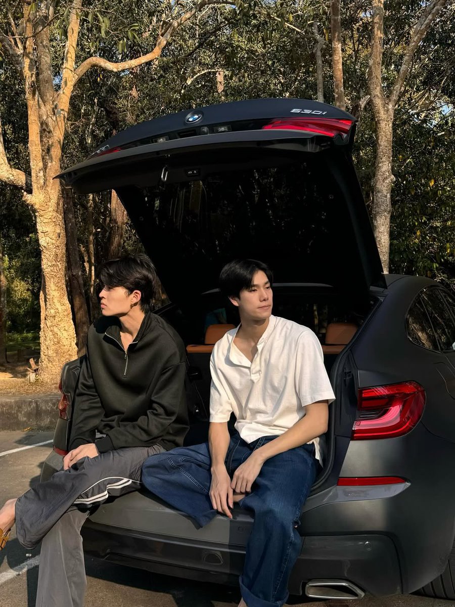 twixtpp's tweet photo. จบนะคะสาววาย ไม่ต้องเอารูปมาต่อกันแล้ว ฮีลงรูปให้แล้ว 😭😭😭😭😭😭

เริ่มต้นปี 2025 ด้วยรูปเดี่ยว
จบปี 2025 ด้วยรูปคู่ 

#ปอนด์ภูวินทร์ https://t.co/wrf1ZpUByg
