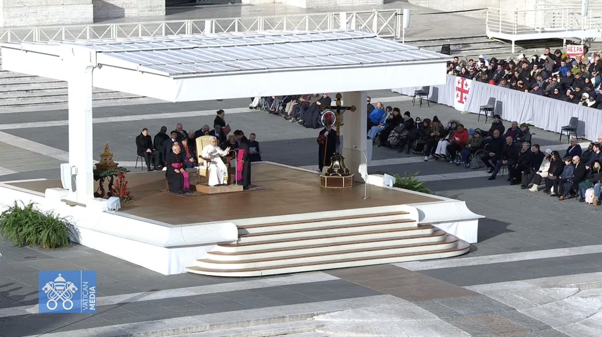 vaticannews_it's tweet photo. #PapaLeoneXIV
Dio è Amore! Questa è la rivelazione ineffabile, di cui il Giubileo, con la sua pedagogia, con la sua indulgenza, col suo perdono e finalmente con la sua pace, piena di lacrime e di gioia, ci ha voluto riempire lo spirito oggi, e sempre la vita domani
#VaticanNewsIT https://t.co/kkrYq7Gwxp