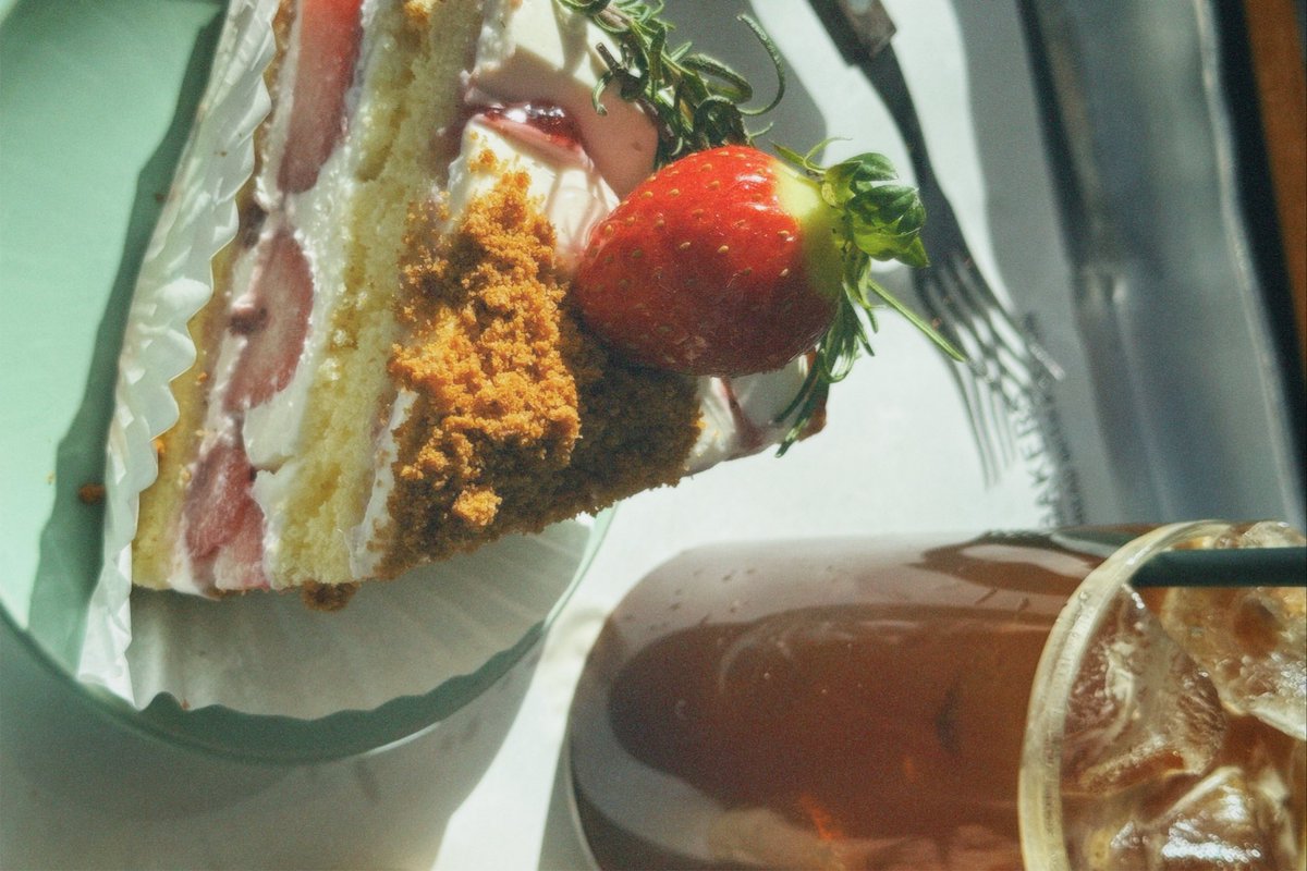 케이크도 먹엇슴 어우 추워