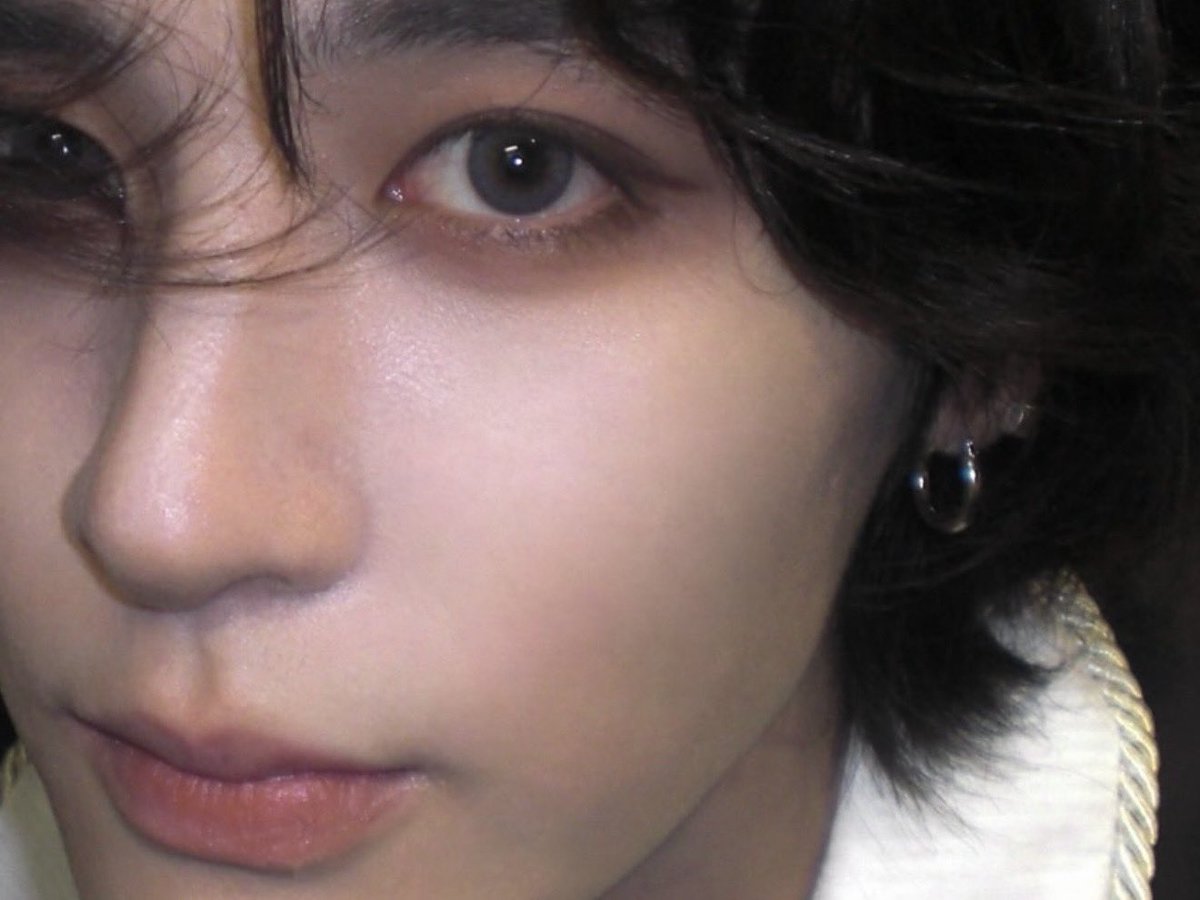 kkurowonie's tweet image. you like that boy cause he looks like a GIRL