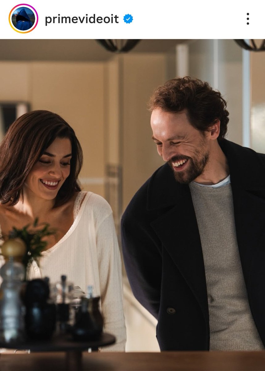 Hande ci ha regalato questa bellissima storia con Metin un attore stupendo #HandeErçel #MetinAkdülger #İkiDünyaBirDilek