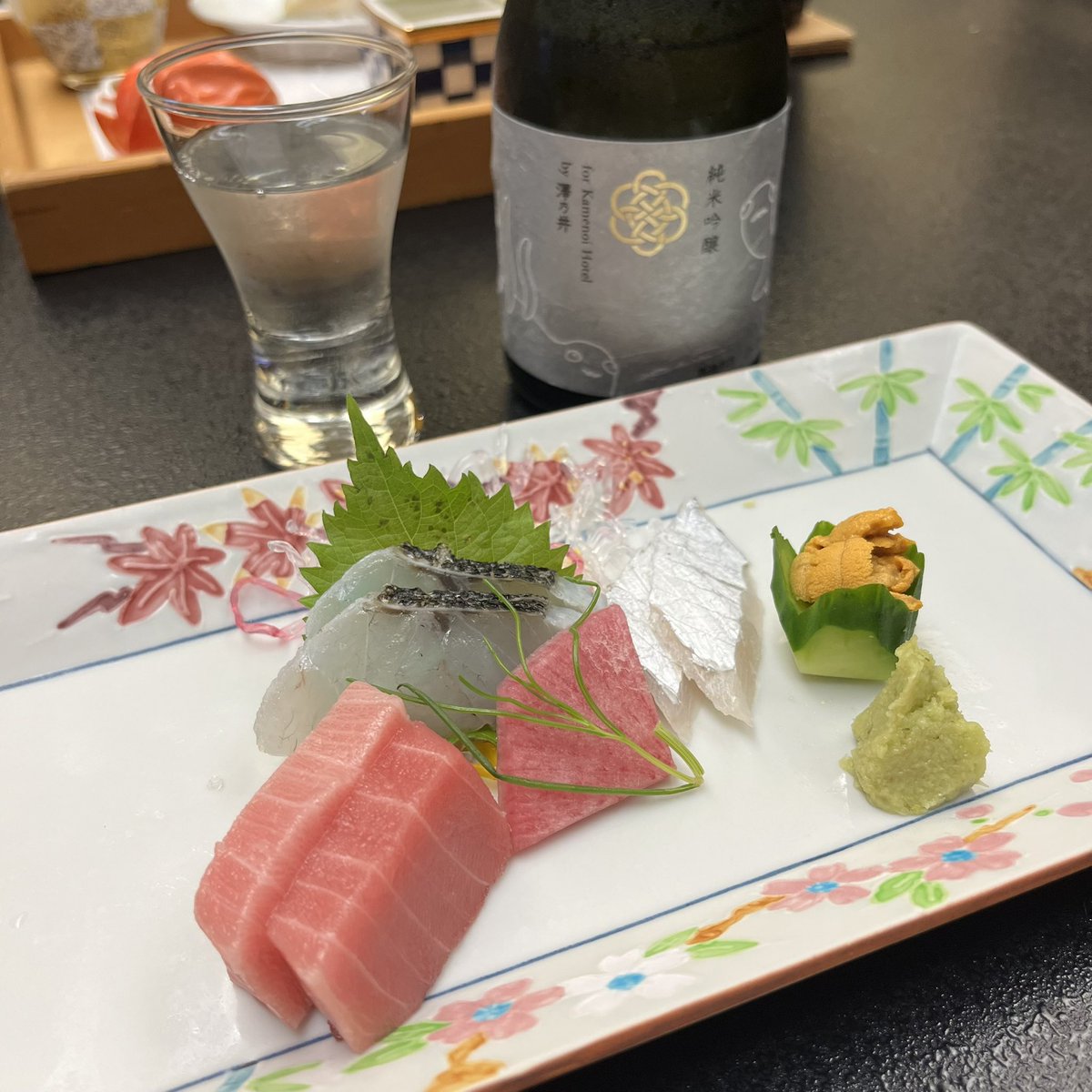 1年を振り返る。7月5日の大災害の預言をまぁまぁ信じていた私は、大津波の対策に山の上のホテルに逃げた。「ご馳走と温泉付きの豪華なお部屋」に母もノリノリ。結局、何も起こらなかったけど、母がとても喜んでいたので良かった。あと、悩んでた私の五十肩が治った！外れたけど預言ありがとうだった。