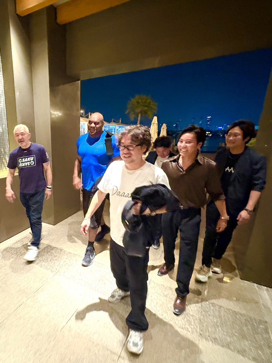 nobu_mens's tweet photo. 2025年はドバイを拠点に、不動産会社の設立とグローバル投資を着実に積み重ねてきました。
不動産に加え、市川團十郎さんとの歌舞伎プロジェクト、ドバイ・コカ・コーラ・アリーナで桜庭和志さん・ボブサップさんと共に格闘技大会を開催するなど、文化・スポーツ領域にも挑戦した一年でした。

世界各地を行き来する中で、なかなか直接お会いできなかった皆さまも多かったかと思います。
2026年は、世界各地のリゾート地での別荘開発を進めながら、ぜひ各地で直接お会いできる一年に。

From Dubai to the world.
次のステージが始まります。

今年もありがとうございました。
来年もどうぞよろしくお願いいたします🏝️

#リゾート開発🏝️ #世界不動産 #ドバイ #沖縄 #北海道 #ハワイ #バリ