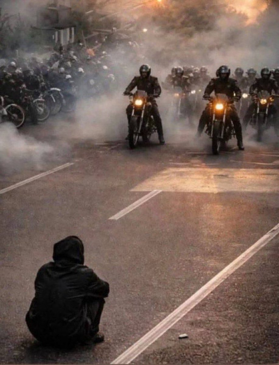 Les mollahs ne sont qu’un épisode sombre mais provisoire dans une histoire qui les déborde de toutes parts.
L’#Iran demeurera quand ils auront disparu car aucune tyrannie, si sûre d’elle-même qu’elle se proclame, n’a jamais survécu longtemps à un peuple qui se souvient de ce