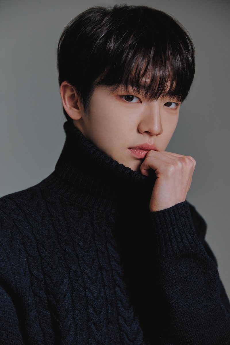 daeul_official's tweet image. [#이다을]
안녕하세요, 여러분!
올 한 해도 함께해 주시며 마음 써주셔서 감사드립니다.
덕분에 이번 연도도 힘내서 잘 마무리할 수 있었어요.
내년에는 더욱 자주 찾아뵐 수 있도록 하겠습니다.
따뜻한 연말, 연초 보내시고 좋은 소식으로 인사드리겠습니다!

#이다을 #LEEDAEUL #POLARIX