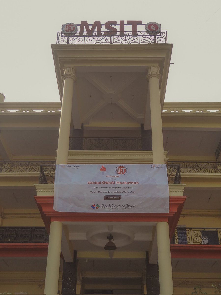 chandansahaaaa's tweet photo. Second offline hackathon, and this one hit different. The Global GenAI Hackathon by @MLKolkata was all about building, learning, and growing alongside friends π§ .
Ending the year like this feels right. Onward to 2026 ππ‘π
#GlobalGenAIHackathon #MachineLearningKolkata https://t.co/JY8Nfrr4Wa