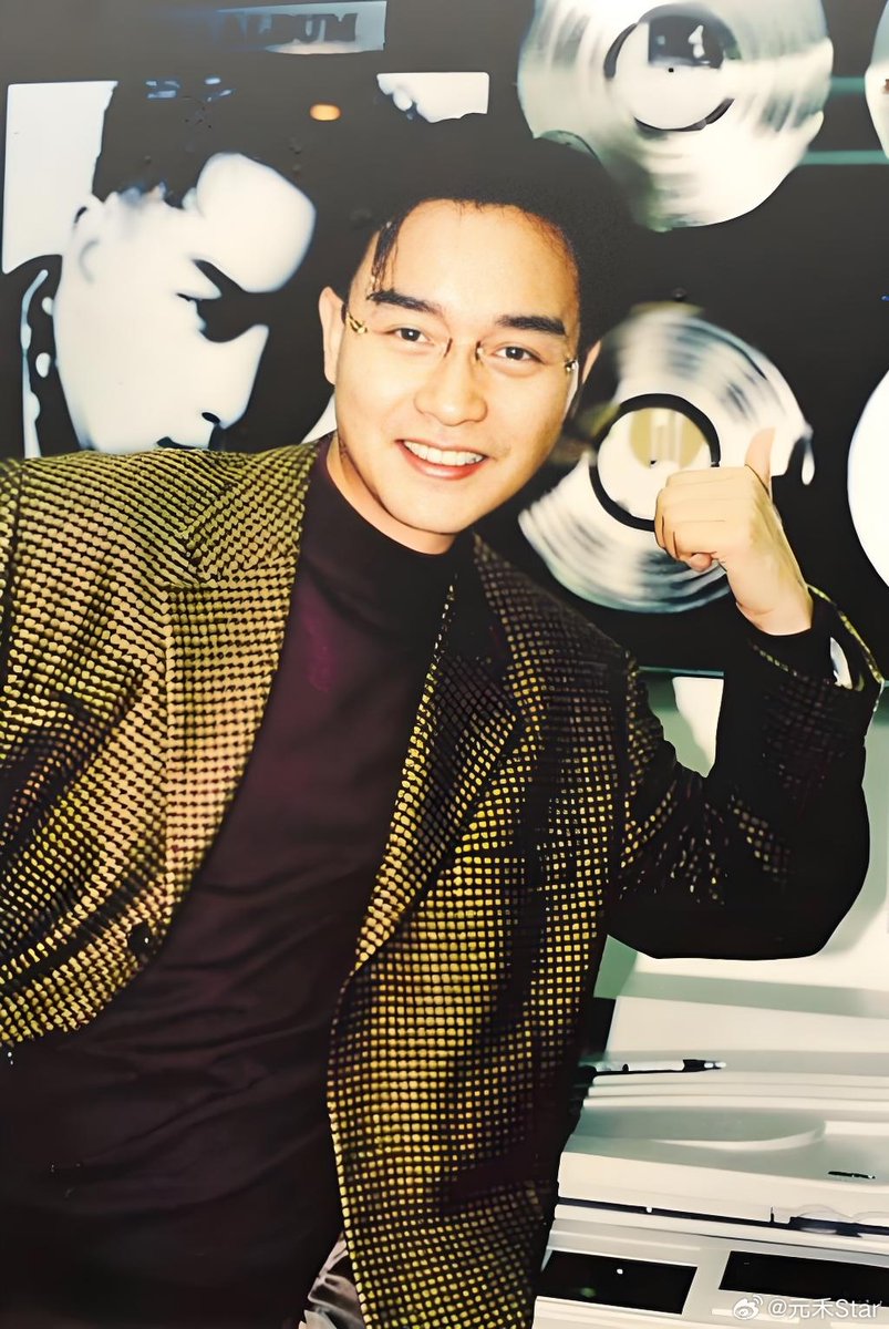 lesliecheung36's tweet photo. Hi everyone Tomorrow is New Year #HappyNewYear2026 wish all the best 🎆🎉🙏🏼😇🙋🏻‍♂️ https://t.co/1RxDgpyh71