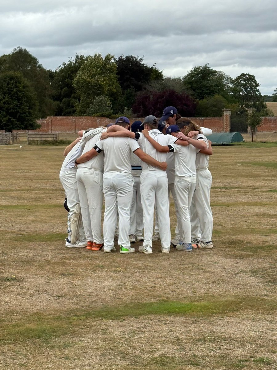 ARPCC's tweet image. Thinking about those we love and those we’ve lost as 2025 comes to an end.

Happy New Year. Tonight we raise a glass to you all 💙