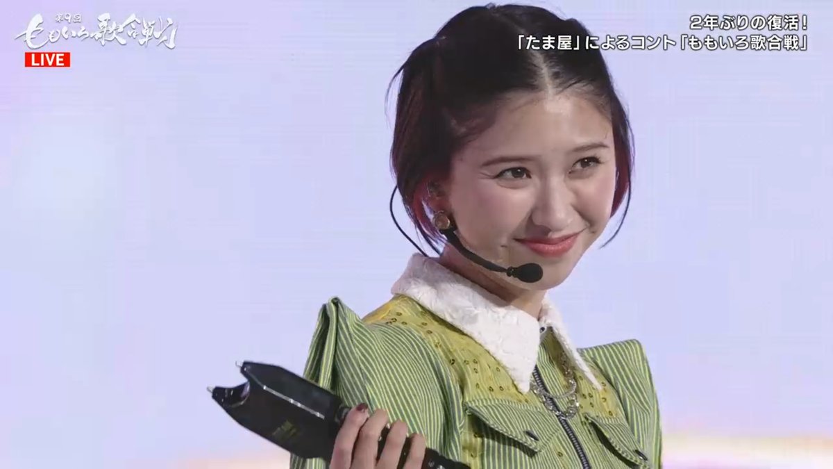 misaka517's tweet photo. スタンガンで歌う玉井詩織🎤
#ももいろ歌合戦 https://t.co/HORx5uvy5K