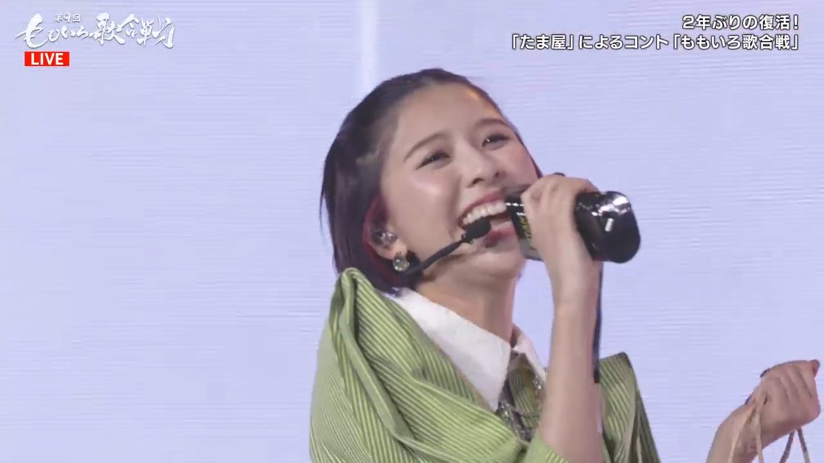 misaka517's tweet photo. スタンガンで歌う玉井詩織🎤
#ももいろ歌合戦 https://t.co/HORx5uvy5K
