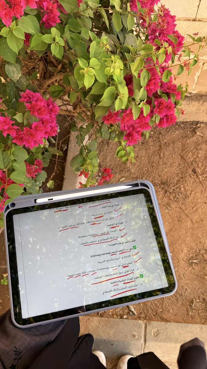 yixr11's tweet photo. طالعه من اخر فاينل جامعي في افضل تخصص شعور غرريب، الحمدلله على التمام🤍 https://t.co/UGqBddei8o