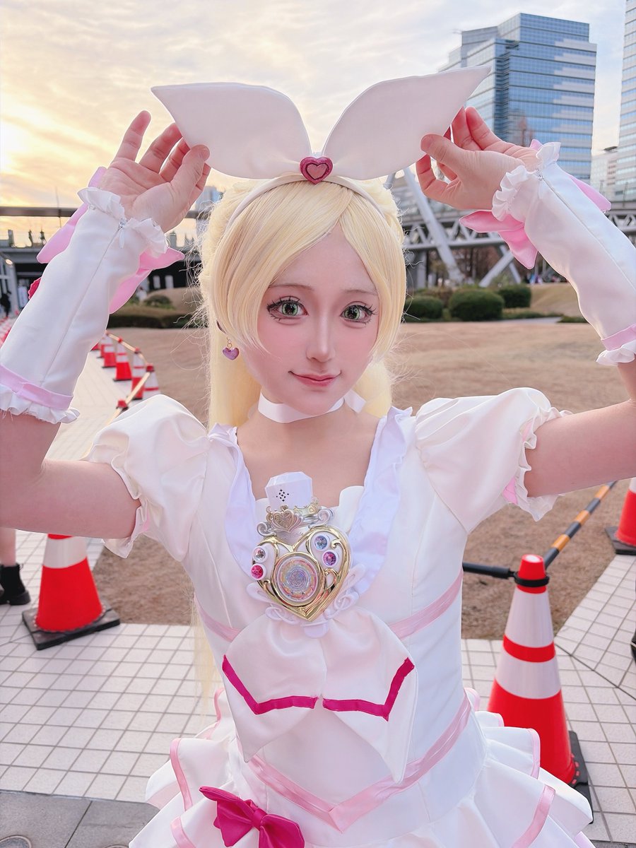 初冬コミ！キュアリズムでした🤍♬.*ﾟ
思ったよりも撮影やお声がけしていただけて嬉しかったです！
楽しかった〜！！
 #C107_cos  #C107コスプレ  #C107