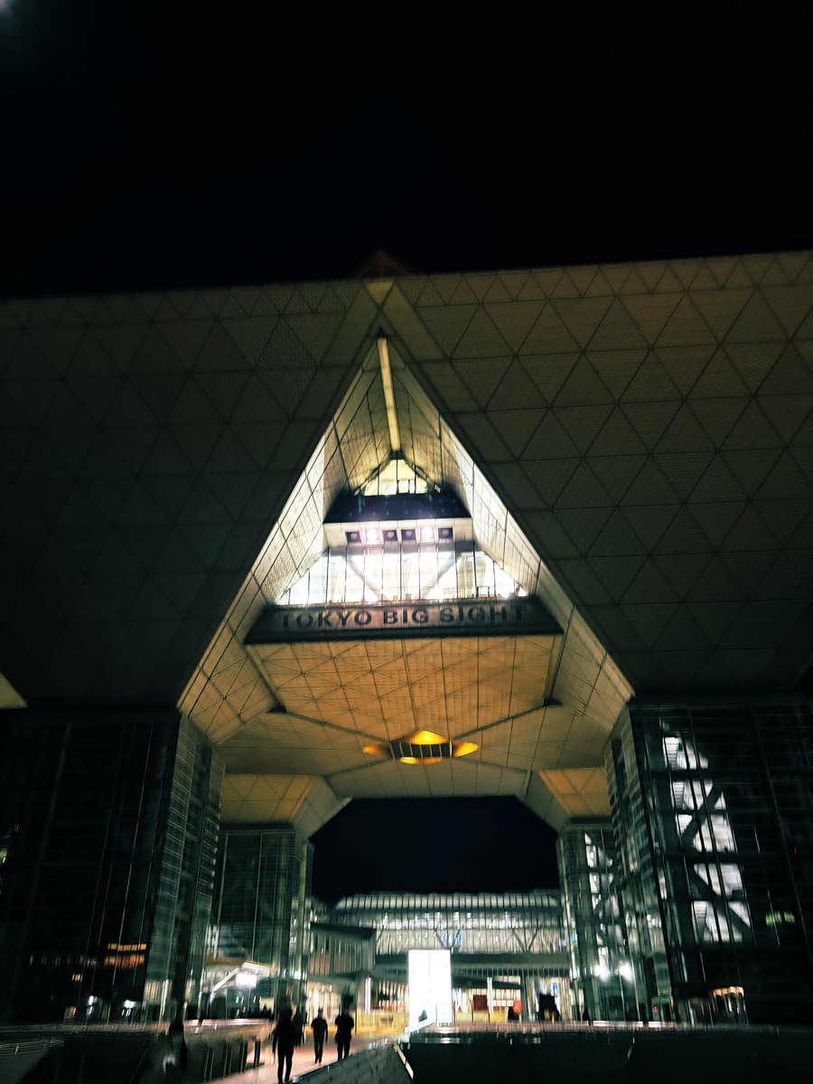 皆様今年もお疲れ様でした。

来年もたくさん仕事できるように頑張ります💪

それでは良いお年を🌄