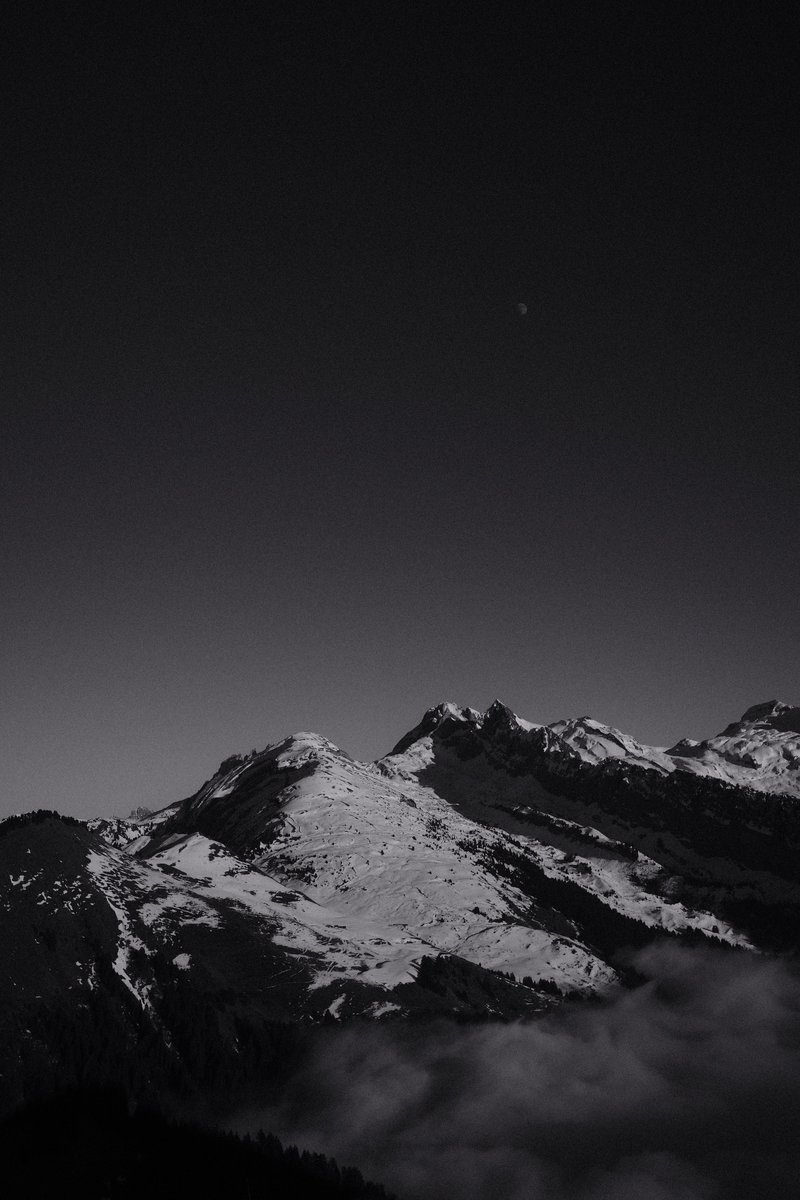 _Tppl1's tweet photo. I walked in the mountains avive the clouds, in the French Alps https://t.co/rOSPXloPNm