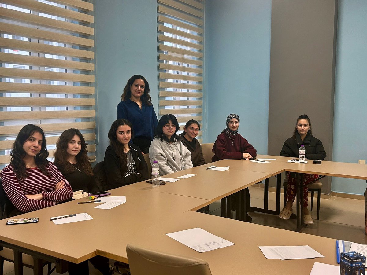 📍 Safahat Yurdu

Yurdumuz psikoloğu Büşranur Ayhan tarafından, bağımlılıkla mücadele kapsamında bağımlılığı önlemeye yönelik bir atölye çalışması gerçekleştirildi.