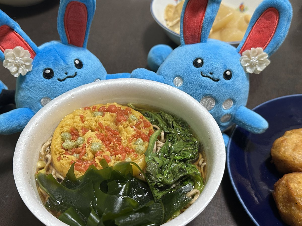 mrll_wO's tweet photo. としこし おそば💚✨
しゅんぎく わかめ トッピング

いちねん おつかれさま でした〜
らいねんも
マリルリと おうちのひとを
よろしく おねがい します🙇🏻

よい おとしを
おむかえ ください🎍 https://t.co/yy0wKk0PHa