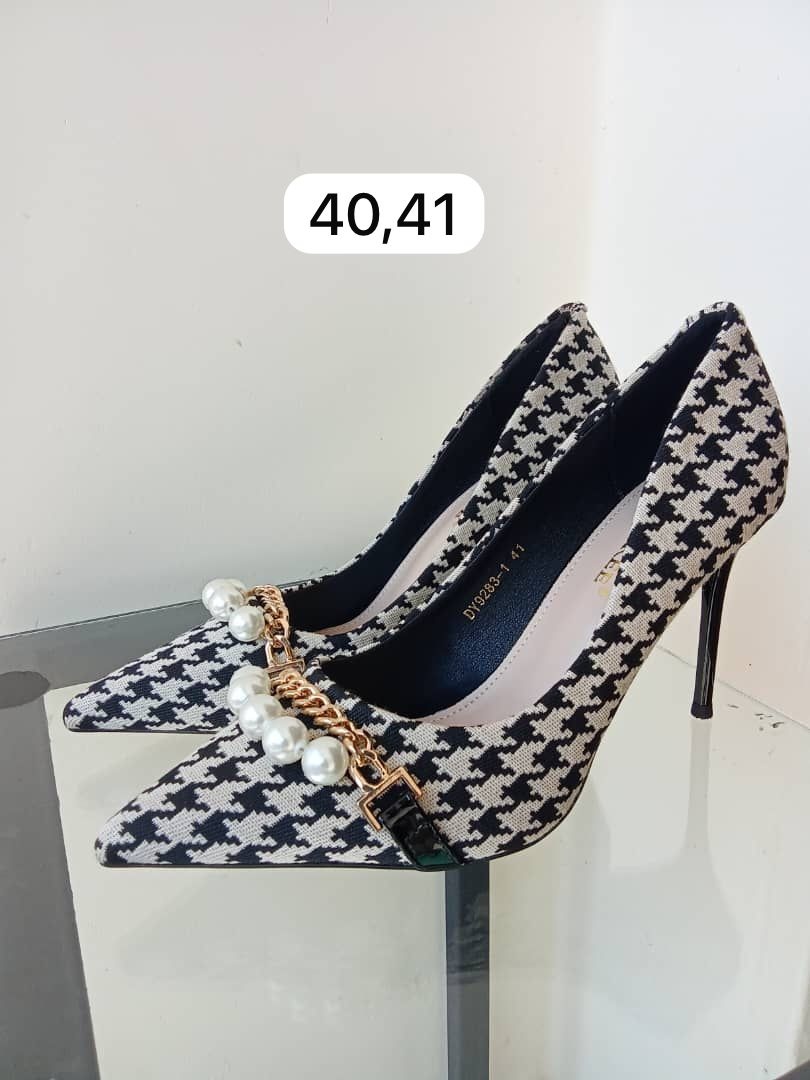 Kukwithu's tweet photo. Let @CollectionJn be your shoe plug‼️ 

The shop is located in Area 49, new shire
WhatsApp: 0884426757
Call: 0996089633
#shopwithjn
#Collectionjn https://t.co/dqSfxF7Igi