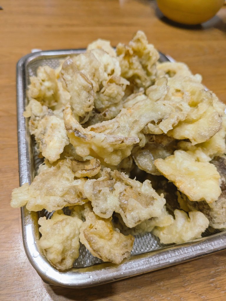 Dera2019's tweet photo. 天ぷら祭り始まり https://t.co/ZyJk9OKgct