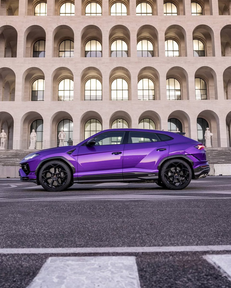 Lamborghini tweet media