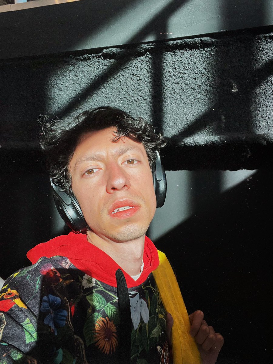 O PERIGO DO #BBB26 tweet media