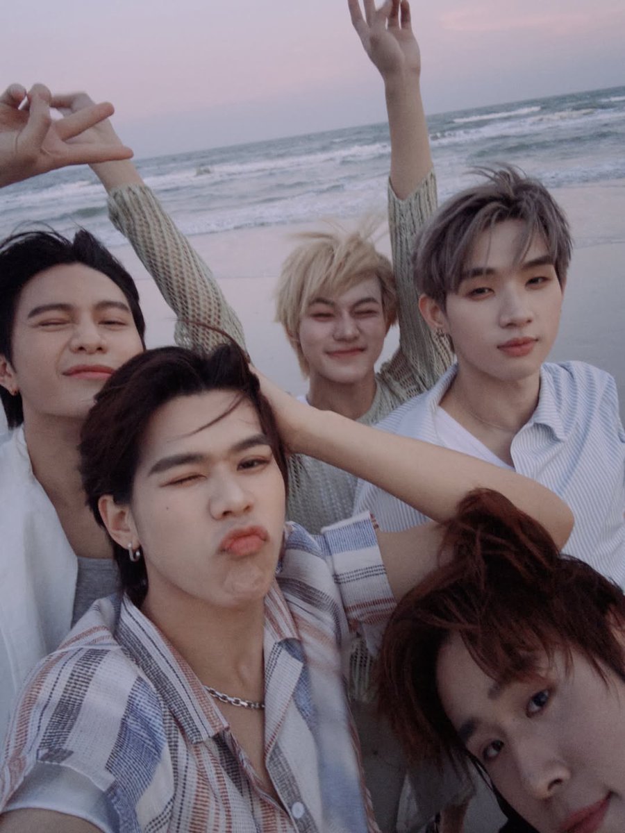 josswwyr's tweet image. 