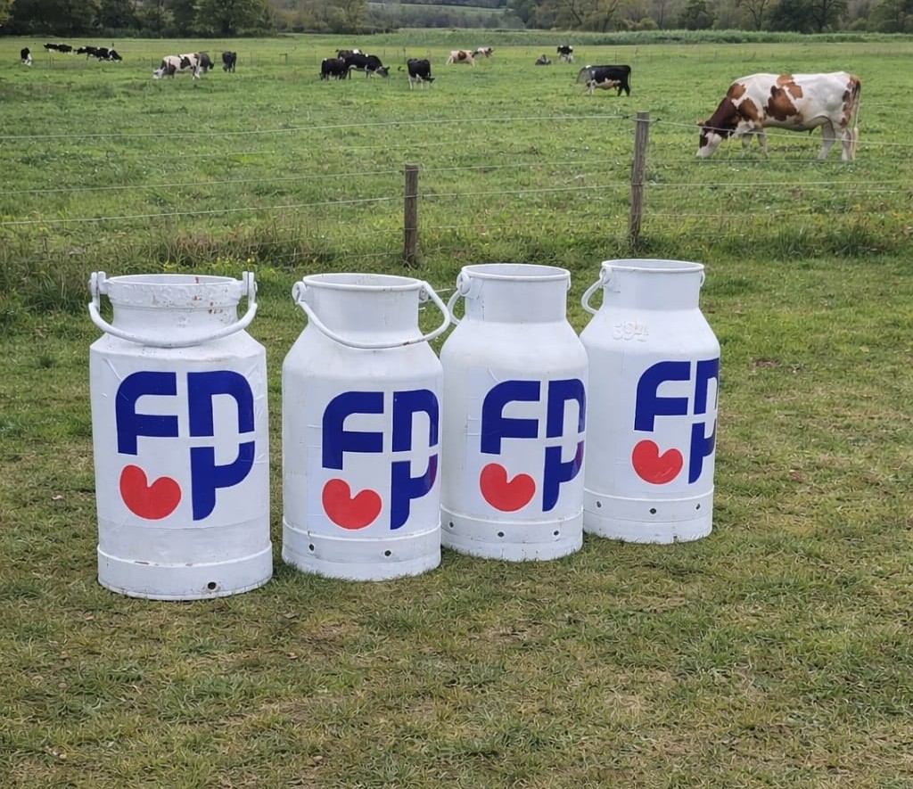 FNP Hearrenfean is klear foar Ald en Nij!
Mei respekt foar ús tradysjes en each foar feiligens stypje wy it carbidsjitten as ûnderdiel fan ús Fryske kultuer. We meitsje der in moaie, feilige en gesellige jierwiksel fan..
FNP foar mienskip, tradysje en ferantwurdlikheid.