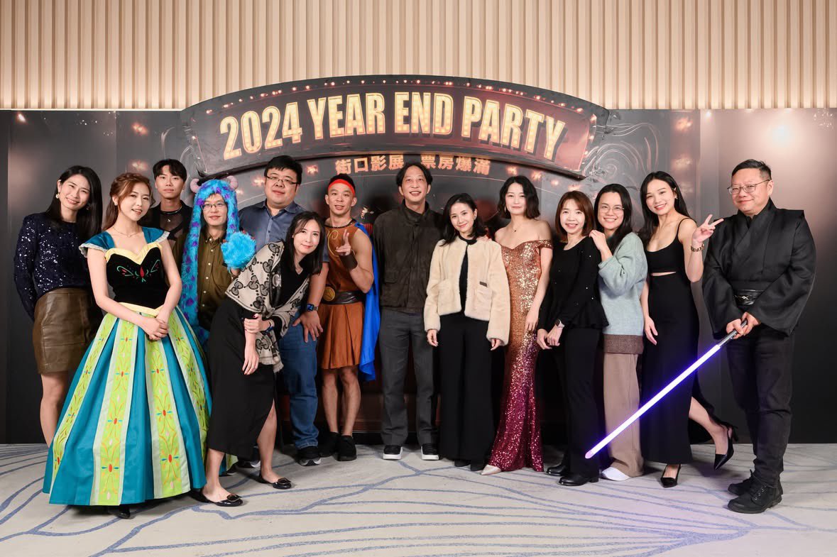 macdog's tweet image. 今年，用三個詞來記錄與感恩：
跨越——在動盪中，看見同仁的韌性與上帝的保守。
同行——學習不只同理，而是陪伴彼此一起往前。
恩典——家、家人、信仰，都在日常中被溫柔承接。

願我們在新的一年，繼續行公義、好憐憫，
存謙卑的心，與神同行。 🙏