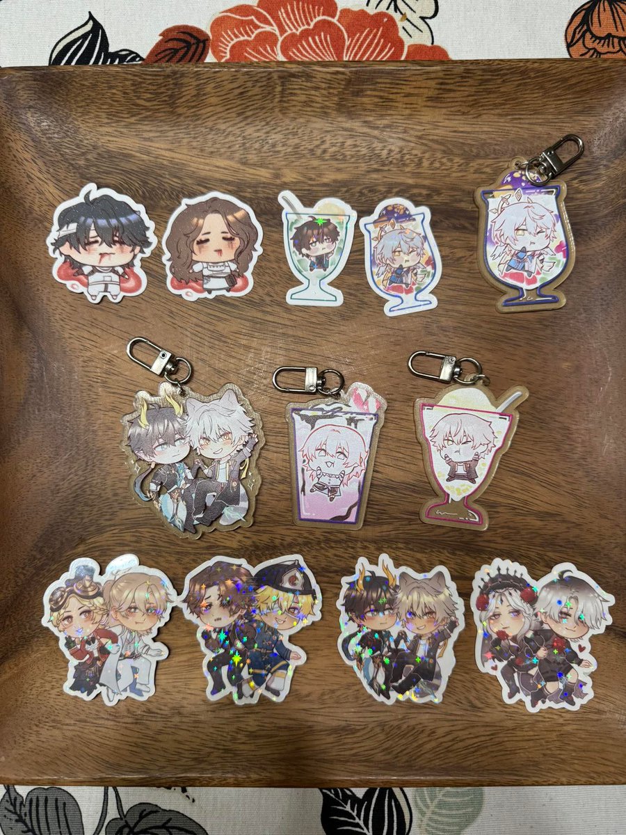 My aunt’s merch haul is just her buying my stuff to support me, ty tita

But I’m crying she’s the firsy to buy my dancae keychain