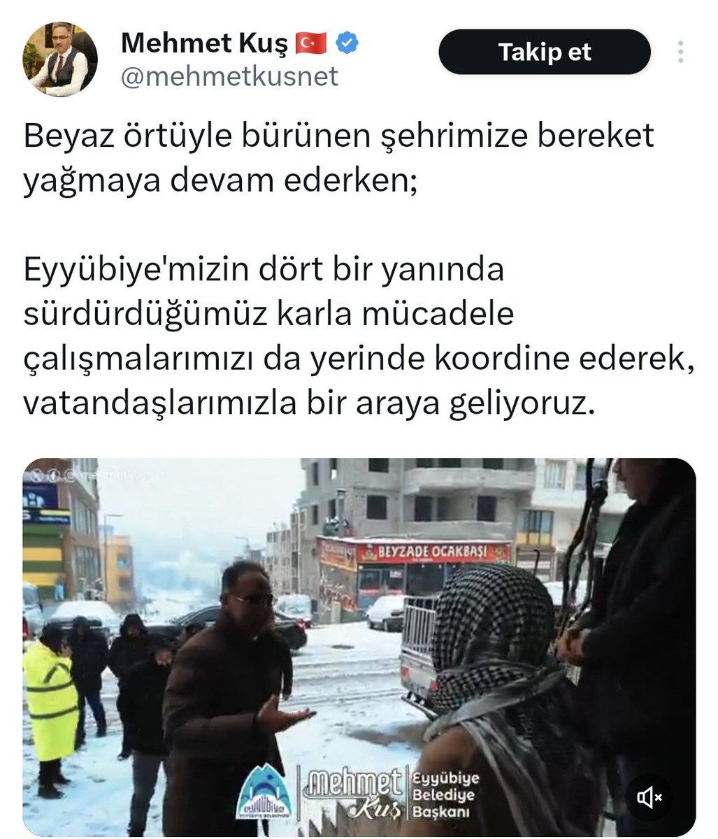 Uzun yıllar sonra yoğun bir kar yağışı yaşıyoruz. Dünden beri süreci yakından takip ediyoruz. Gerçekten belediyeler tüm imkânlarıyla sahada. Elbette eksiklikler var mı? Var. Bunun nedenlerini de hepimiz az çok biliyoruz; özellikle ulaşım altyapısındaki yetersizlikler gibi bu