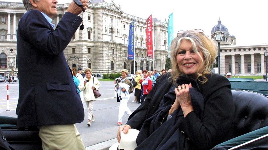 🇫🇷 | La familia de Brigitte Bardot rechaza cualquier homenaje nacional a la actriz y advierte de que Macron no será bienvenido en su funeral. Le Pen sí asistirá.