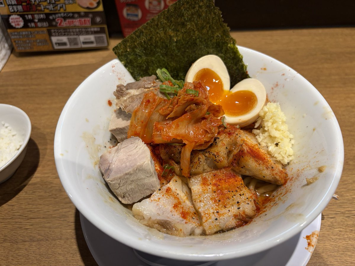 nyuginia's tweet photo. 年末ですもの、キラメかなくっちゃ https://t.co/qpl5q2Q2Aj