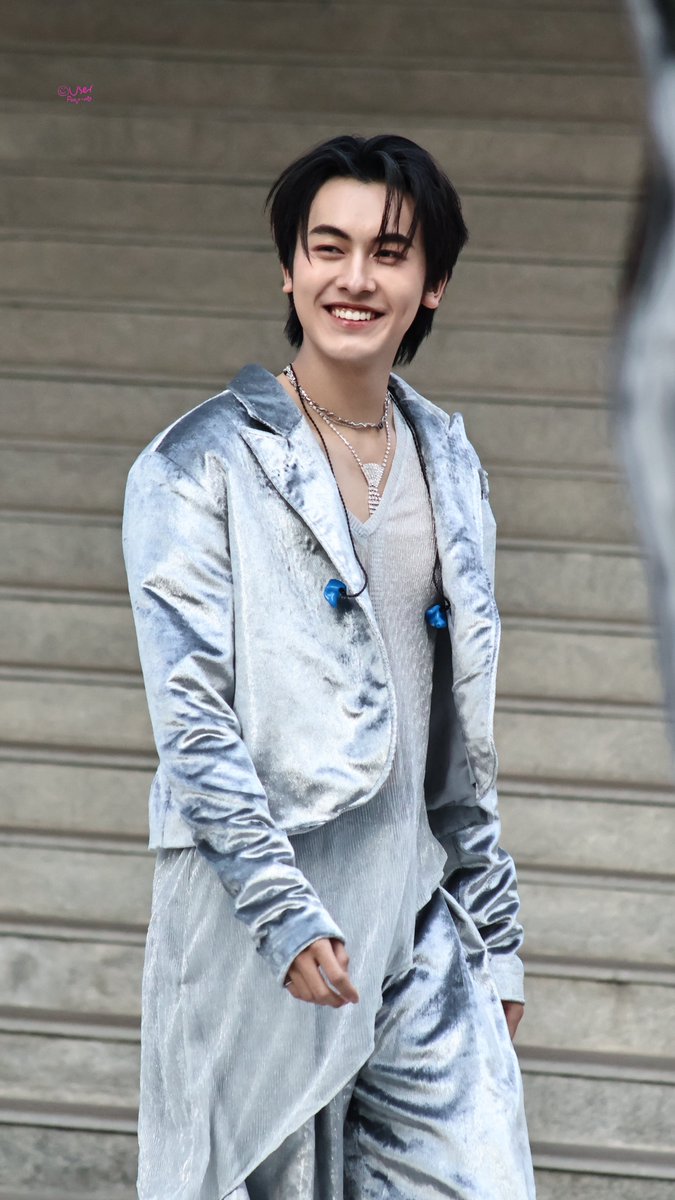 หล่อมาเลย 🥹

#OneBangkokCountdownxPROXIE
#PROXIEth #PROXIEGorn