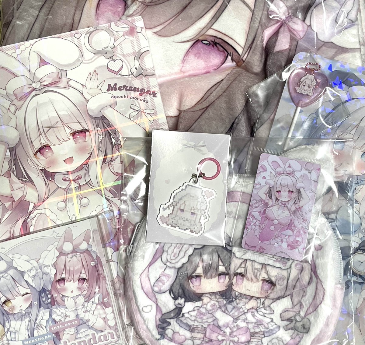 おもちもなかプレイマットデスクマット♡♡Mersugarグッズタペストリーコミケ おもち もなか🐰1/18 こみトレ〖A16ab〗 (@monaka_0326_) / Highlights / X