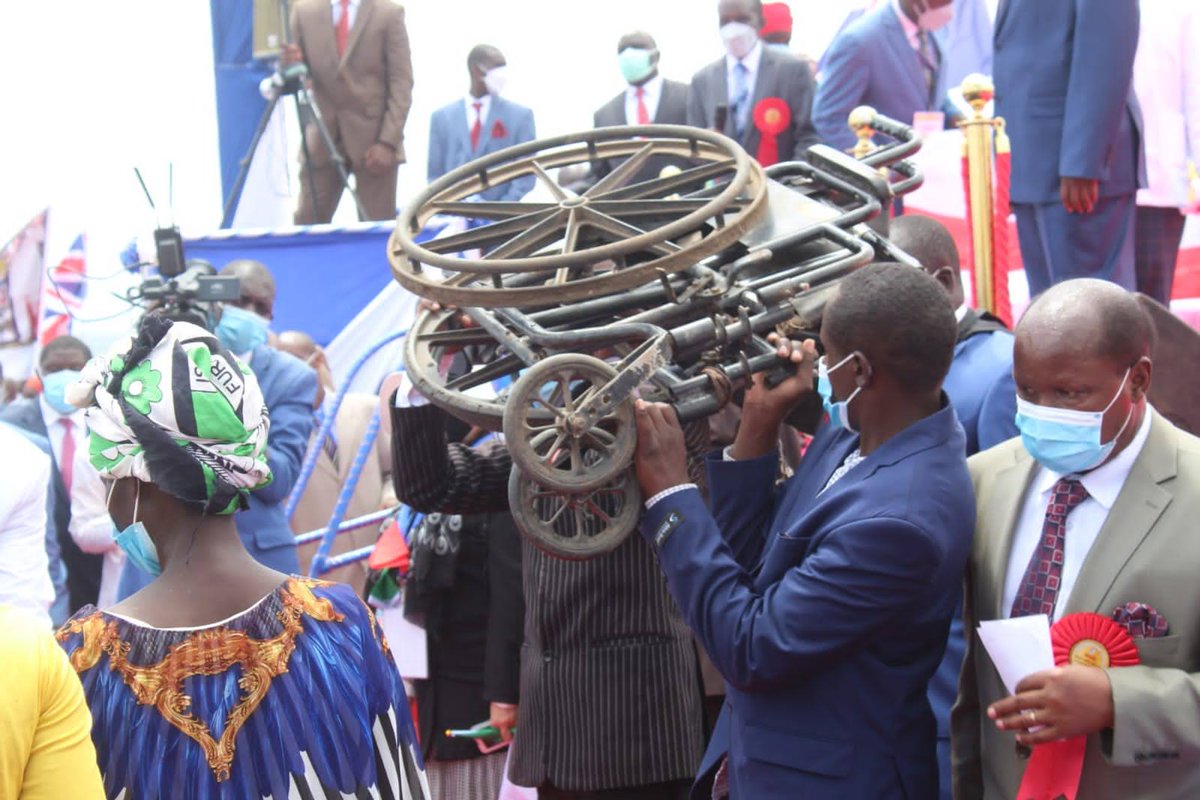 #MiraclesAblazeDay2 for sure any one who can continue doubting these wonders must be destined to hell. The love of God is great indeed