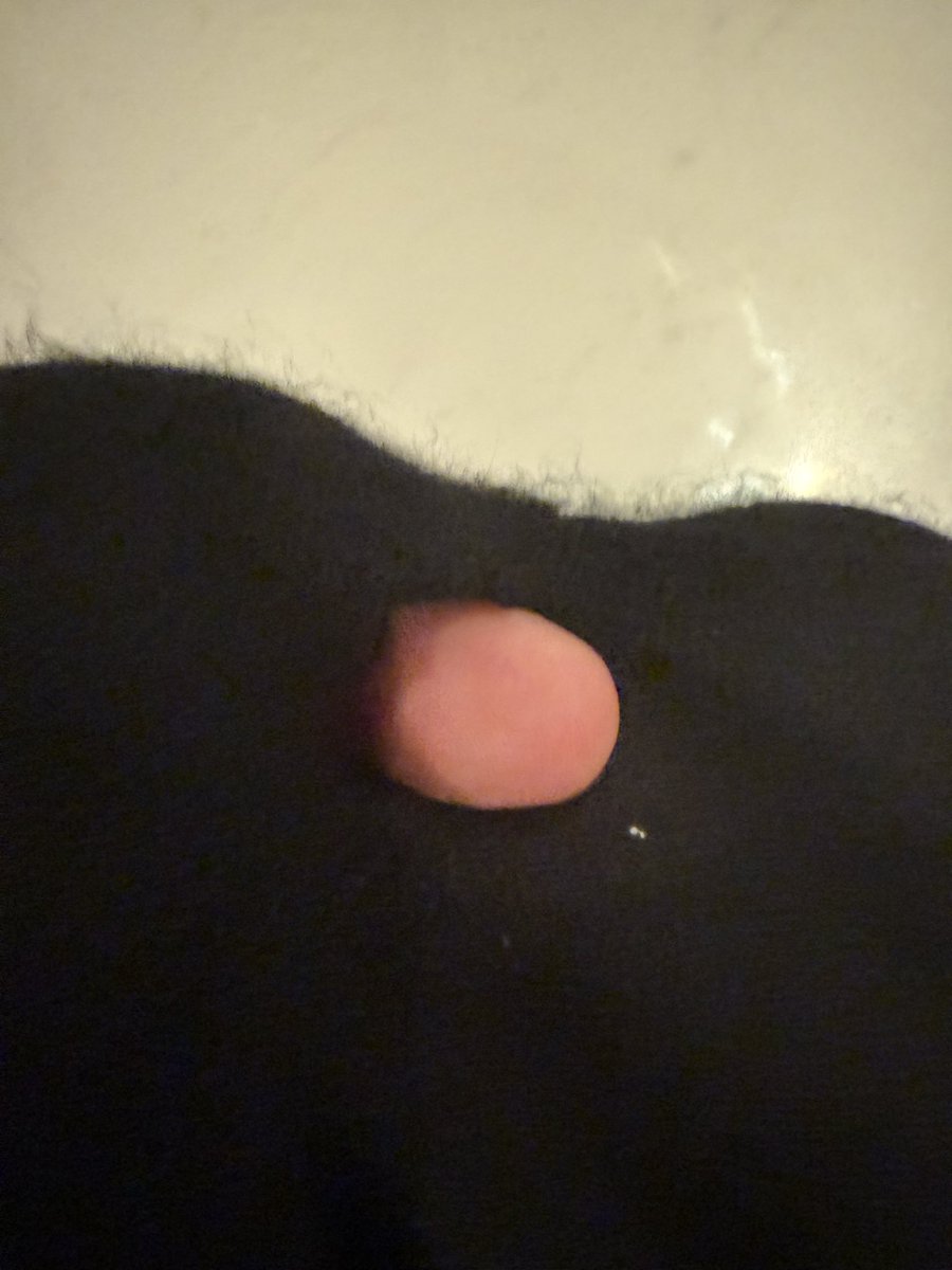 robbsg9's tweet photo. @NaadamCashmere I do so much research bf buying a new cashmere sweater.   Boy, do I get it wrong had it for a week.  My “cheap” sweater my mom bought me has been worn daily for years. I feel so disappointed   #CustomerService https://t.co/lmqoWD52dg